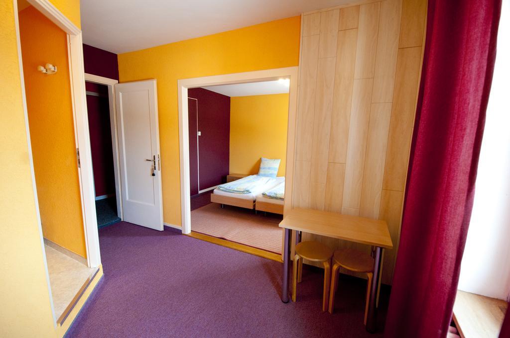 Hotel Bellavista "Bellevue" Saignelégier Exteriör bild